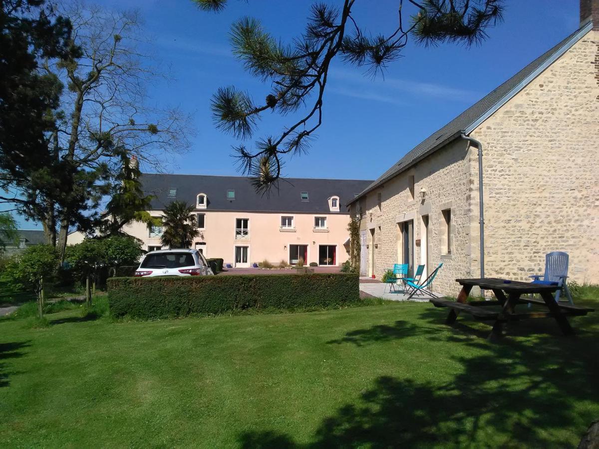 La Maison Periot Trevieres Exteriör bild